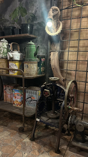 Gg. Senina No.11, Padang Bulan, Kec. Medan Baru, Kota Medan, Sumatera Utara 20222