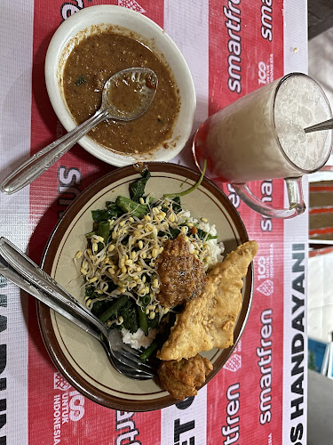 Warung Brongkos Handayani - Gastronomi dan perhotelan