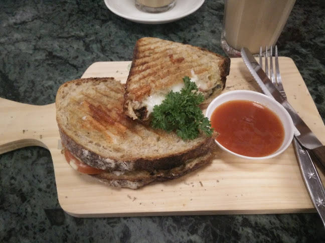 Comentarii opinii despre La Basil Koffie & Resto