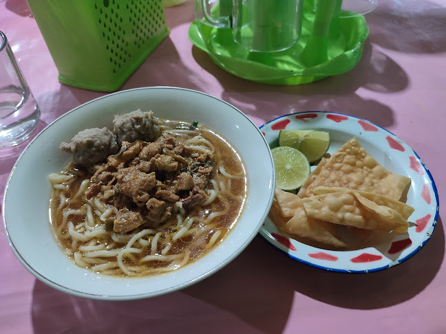 Opinii despre Warung Guyangan Lamongan Mas Kembar în Kota Kendari - Gastronomi dan perhotelan