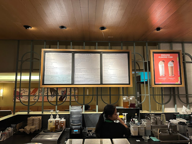 Starbucks Siliwangi Sukabumi - Gastronomi dan perhotelan