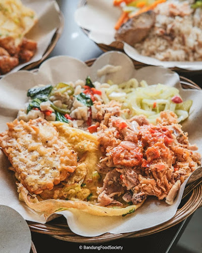 Jl. Saritem No.51, Kb. Jeruk, Kec. Andir, Kota Bandung, Jawa Barat 40181