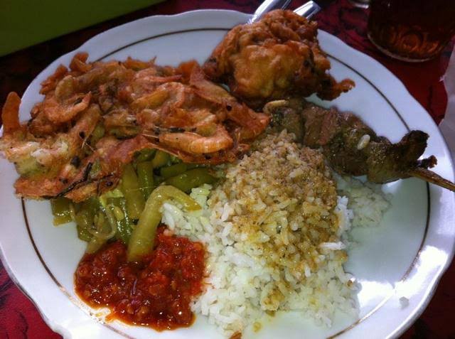 Opinii despre Cafe Mungil în Kota Medan - Gastronomi dan perhotelan