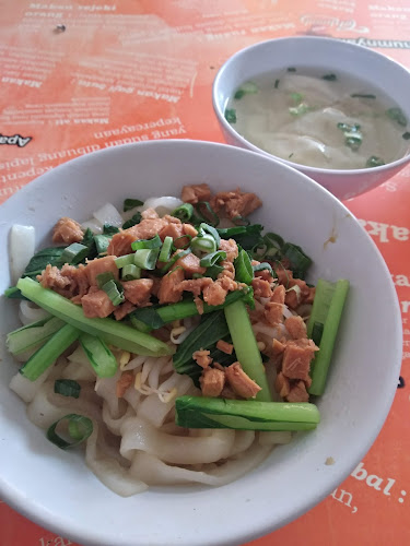 Comentarii opinii despre Mie Ayam Bangka " Alie" limo