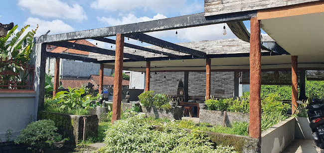 Siman River Side - Gastronomi dan perhotelan