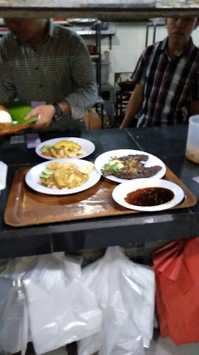 Opinii despre Ayam Penyet Cinde Laras în Kota Pematang Siantar - Gastronomi dan perhotelan