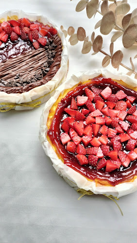 De.ra.ya Cake and Gift