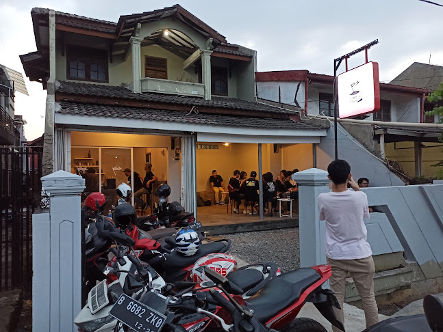 Opinii despre Van hoop coffee în Kota Depok - Gastronomi dan perhotelan