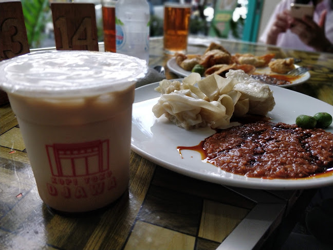 Opinii despre Warung C'Mar în Kota Bandung - Gastronomi dan perhotelan