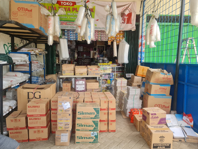 Opinii despre Toko Pelita Jaya Plastik în Kota Tangerang Selatan - Gastronomi dan perhotelan