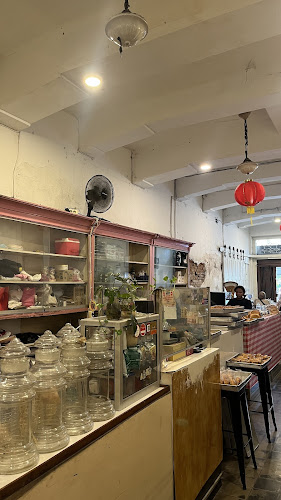 Djoen Bakery, Coffee & Resto sedjak 1935 - Kota Yogyakarta