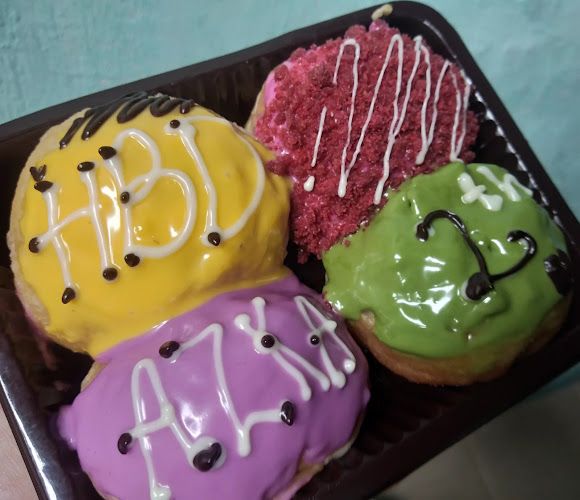 Donat Junior - Gastronomi dan perhotelan