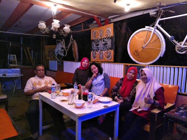 Opinii despre Cafe li Noni în Kota Gorontalo - Gastronomi dan perhotelan