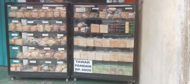 Opinii despre Toko roti Gogo ku bakery în Kota Depok - Gastronomi dan perhotelan