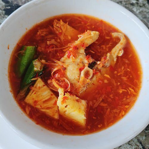 Comentarii opinii despre Warung Bambu Lulu Sop Kepala Ikan