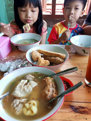 Comentarii opinii despre Bakso Damas Madiun