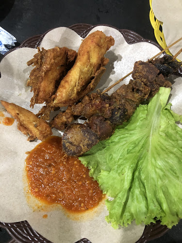 Pecel Lele Persaudaraan - Gastronomi dan perhotelan