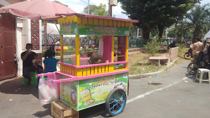 Es Pisang Ijo Daeng depan megahria