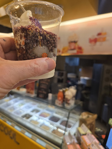 Opinii despre JCO COFFEE & DONUTS SANUR BALI în Kota Denpasar - Gastronomi dan perhotelan