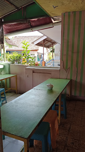 Opinii despre Warung Nasi Jagung Bu Nunik în Kota Probolinggo - Gastronomi dan perhotelan