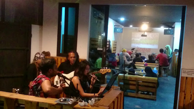 Comentarii opinii despre log!n (Coffee, Drink, Eat)