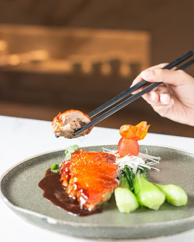 Vasa Hotel Surabaya, Jl. Mayjen HR. Muhammad No.31, Putat Gede, Sukomanunggal, Surabaya, East Java 60189