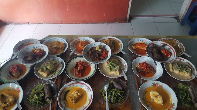 Opinii despre Rumah makan Cik Elok în Kota Padang - Gastronomi dan perhotelan