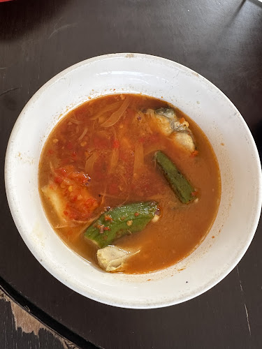 Warung Bambu Lulu Sop Kepala Ikan - Gastronomi dan perhotelan