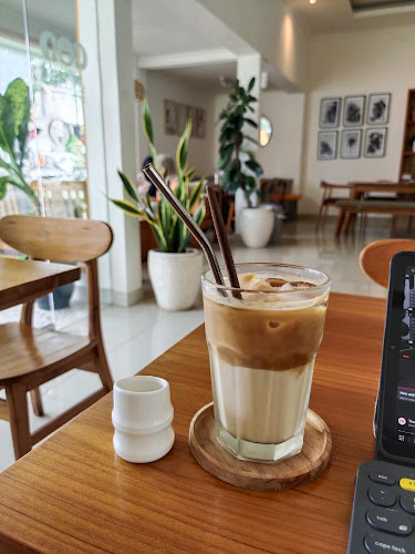 Ratih Coffee & Eatery - Kota Mataram