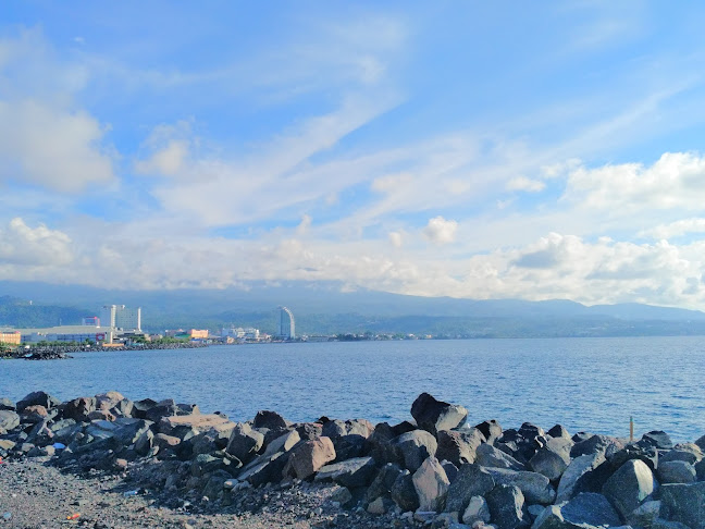 Opinii despre Bunaken Cafe & Resto în Kota Manado - Gastronomi dan perhotelan