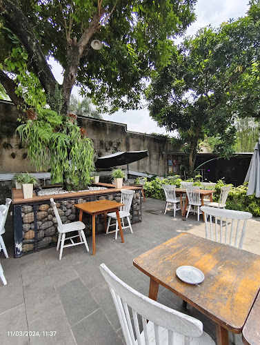 de'Clan Resto & Cafe Depok - Gastronomi dan perhotelan