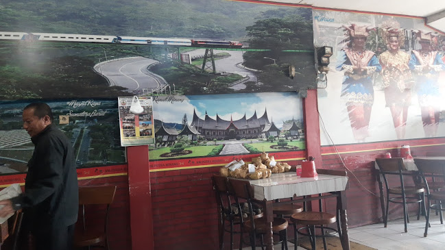 Opinii despre Rumah Makan Putra Minang în Kota Cimahi - Gastronomi dan perhotelan