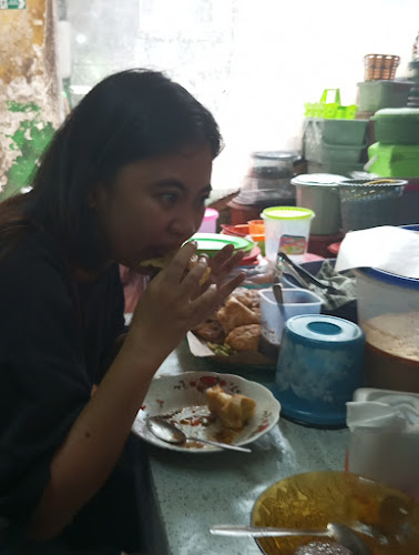 Opinii despre Rujak Cingur Wonokromo în Surabaya - Gastronomi dan perhotelan