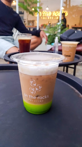 Comentarii opinii despre On The Rocks Salatiga