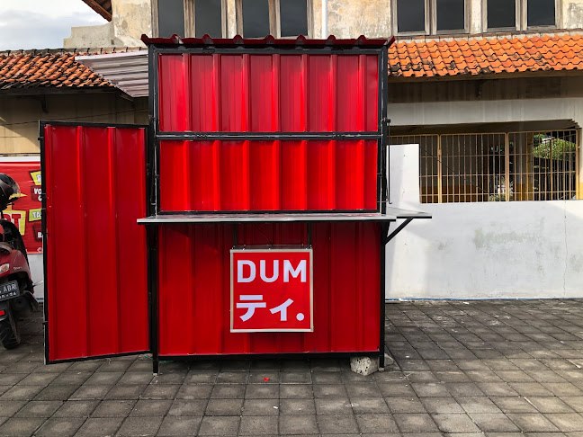 DUM THAI TEA & FOOD DUKUH SARI - SESETAN