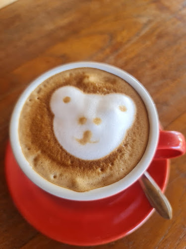 Opinii despre BEN'S JOGLO în Kota Denpasar - Gastronomi dan perhotelan