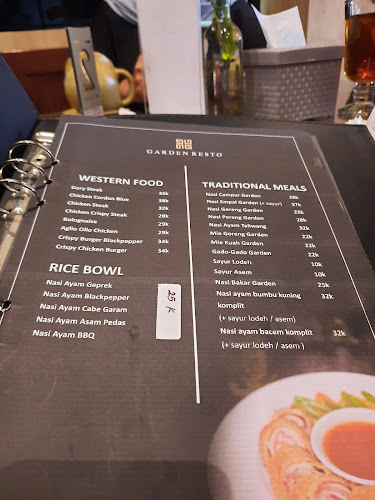 Opinii despre Garden Resto în Kota Surakarta - Gastronomi dan perhotelan