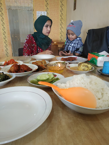 Opinii despre Rumah Makan Kiambang în Kota Sungai Penuh - Gastronomi dan perhotelan