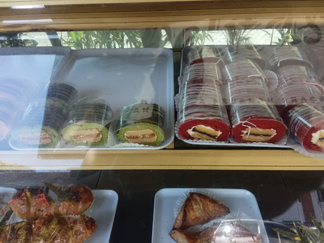 Opinii despre DELI TASTE în Kota Denpasar - Gastronomi dan perhotelan