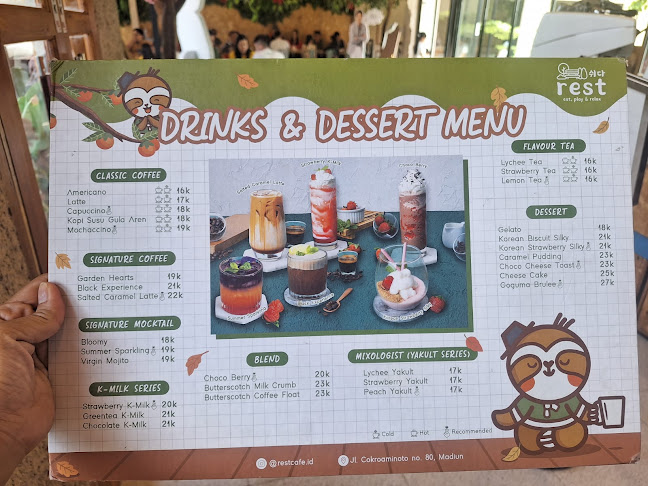 Opinii despre Rest Coffee Eat, Play & Relax în Kota Madiun - Gastronomi dan perhotelan