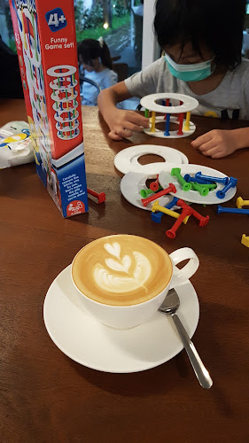 Opinii despre LOII Coffee în Kota Denpasar - Gastronomi dan perhotelan