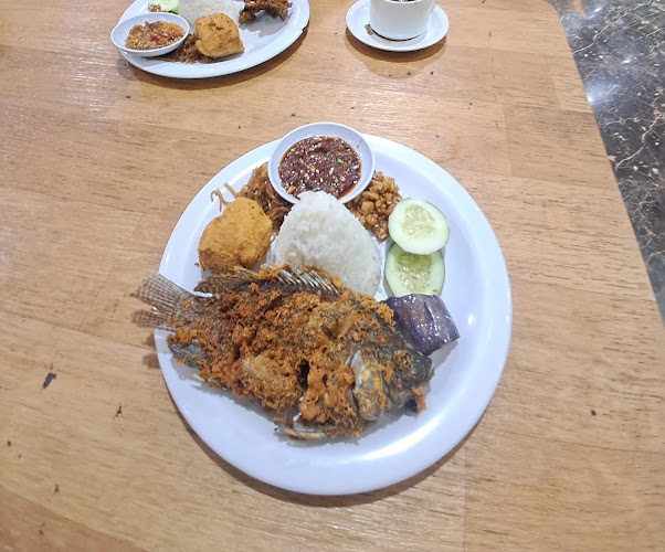 AYAM BAKAR WONG SOLO RUNGKUT MADYA - Surabaya