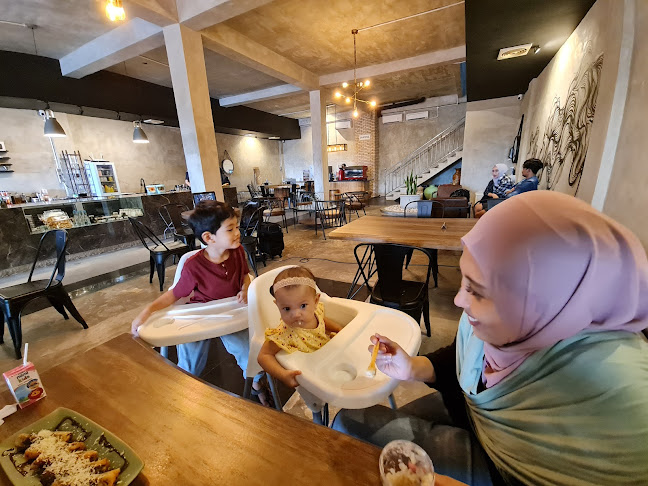 Opinii despre Spaceground Coffee and Eatery în Kota Banjarmasin - Gastronomi dan perhotelan