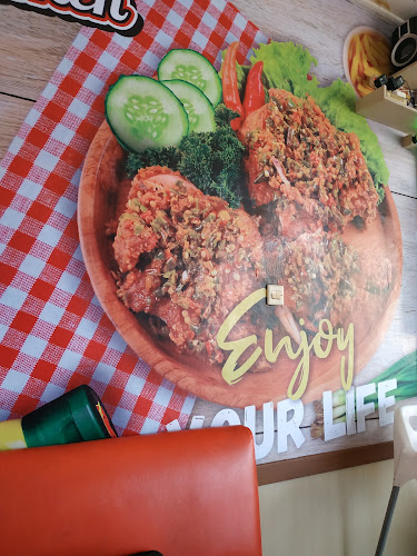 Comentarii opinii despre Rocket Chicken Pramuka 1