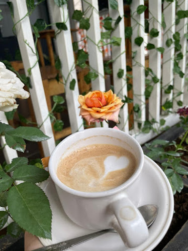 Affluent Cafe - Gastronomi dan perhotelan