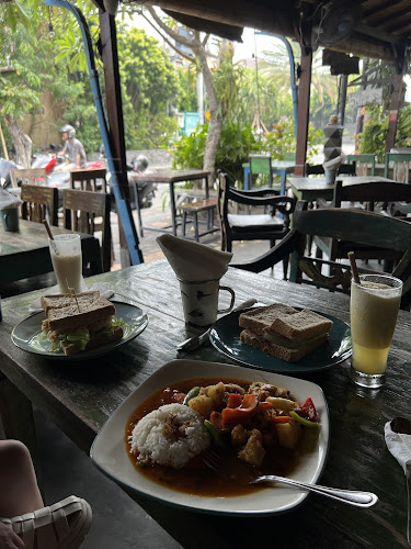 Opinii despre Warung Little Bird în Kota Denpasar - Gastronomi dan perhotelan
