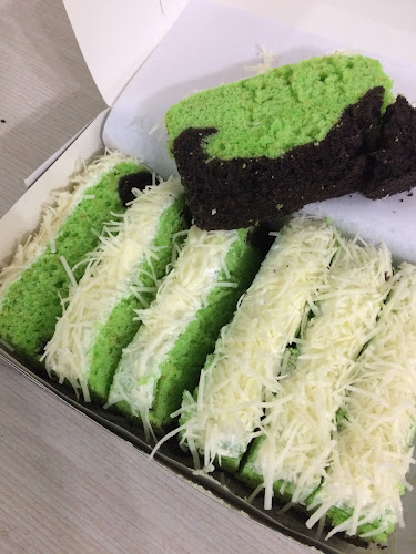 Lapis Surabaya Mamamiadonatoz - Gastronomi dan perhotelan