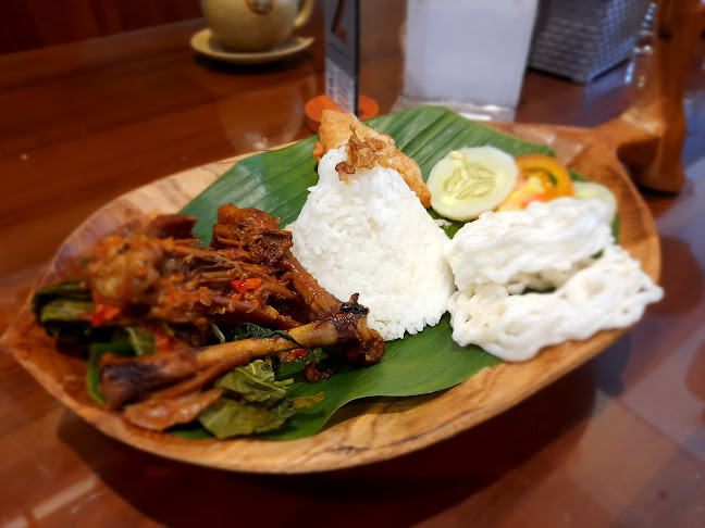 Opinii despre Garden Resto în Kota Surakarta - Gastronomi dan perhotelan