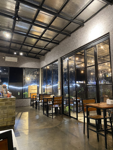 Orang Roemah Coffee & Eatery - Gastronomi dan perhotelan
