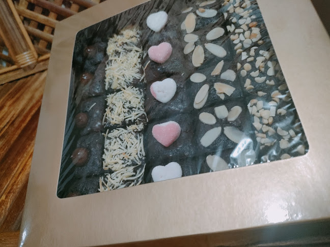 Aneka kue dan bolu EA - Gastronomi dan perhotelan